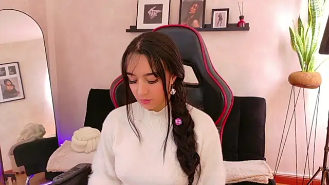 EmmyEvans1 live XXX chat