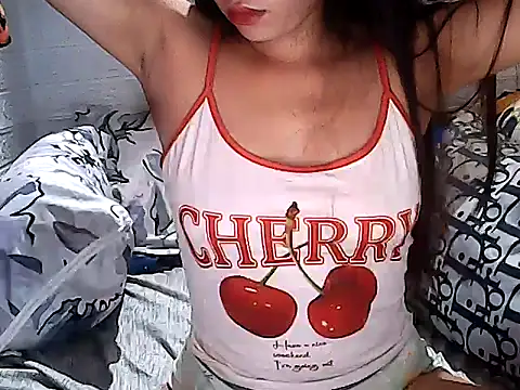 SexyHenesy élő XXX-chatje