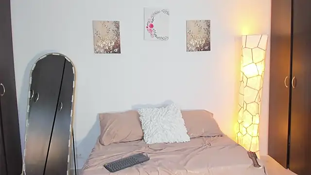 SarahCinnamon- – Naživo XXX chat