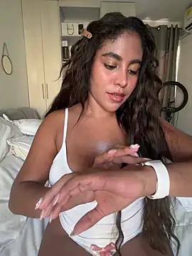 MegannHills Adlı Modelin Canlı XXX Sohbeti