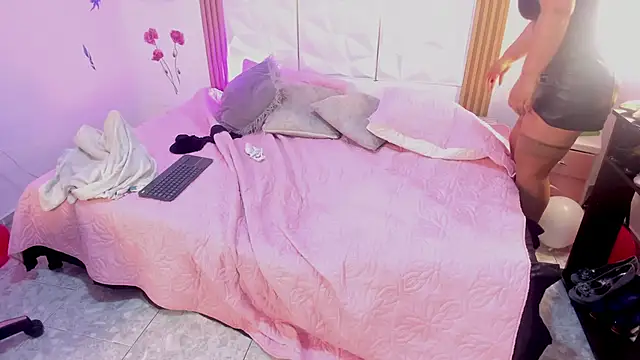 Dulce_Ferrer18 Live XXX Chat