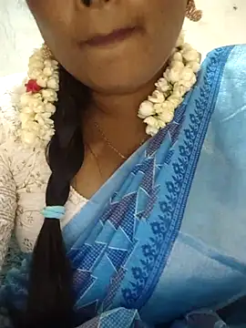 Tamil_Hot_AmmukuttyのライブXXXチャット