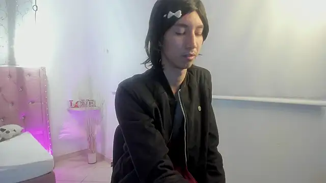 loverisu-coral Show Webcam