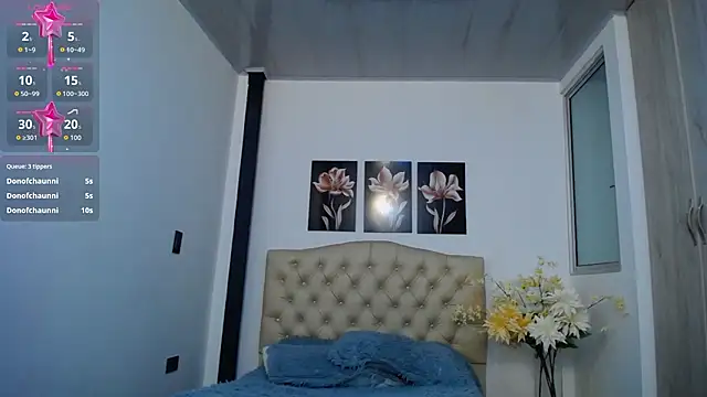 pinky_f00x Live XXX Chat