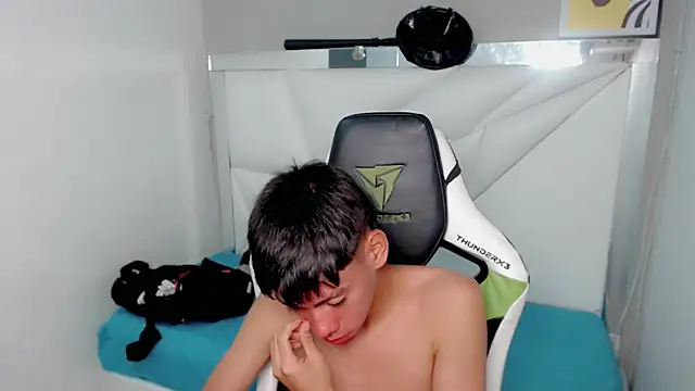 Chat +18 de Liarr_ ao vivo