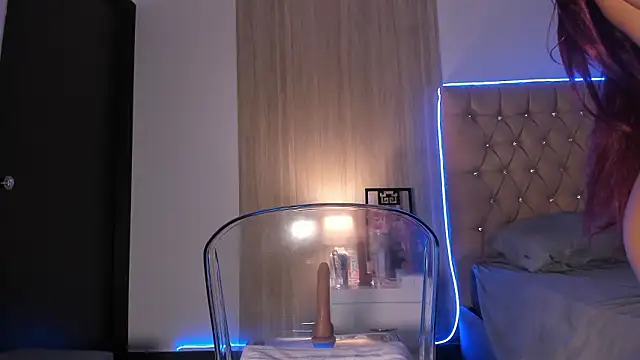 Maddyluxe: διαδικτυακό σόου στην κάμερα