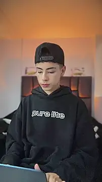 Sebastian_Reed 라이브 XXX 채팅