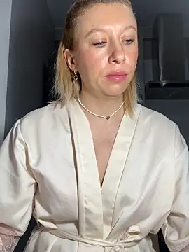 Kittie_Valentine 即時 XXX 聊天