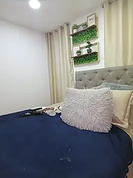 XXX chat uživo modela sasi_luna