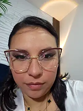 دردشة LizzRouse الجنسية المباشرة