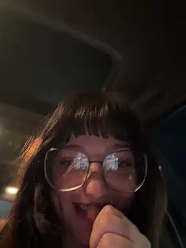 urpuppymoon's Live XXX Chat