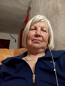 KlaudiaDarling's Webcam Show