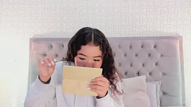 Živý XXX chat Evaa_Lunna_