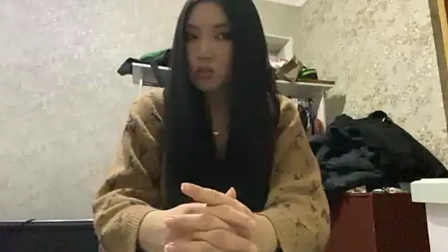 AyaVeya Adlı Modelin Canlı XXX Sohbeti