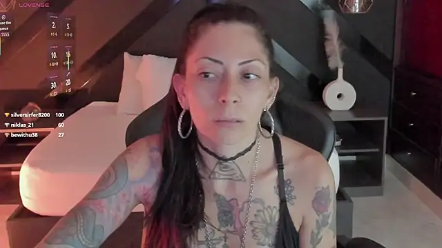 dark_gotica élő XXX-chatje