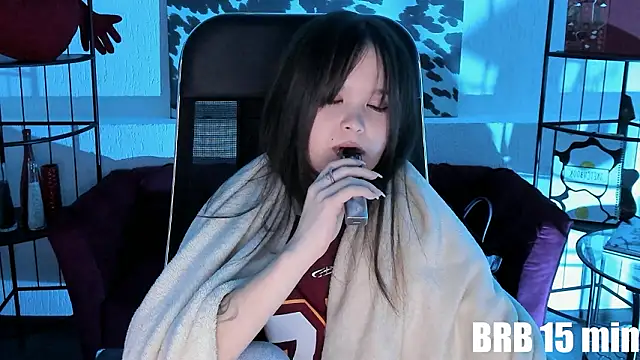 ElainebenessのライブXXXチャット