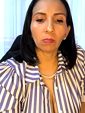 Mrsvictoriaaa: απευθείας συνομιλία ΧΧΧ