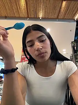 แชท XXX สดของ Ema_Rose_