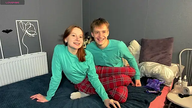 Lola_Raivis_のライブXXXチャット