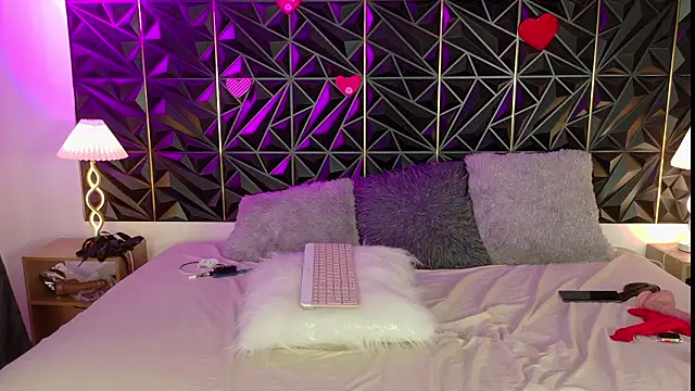 TaylorMillyのライブXXXチャット