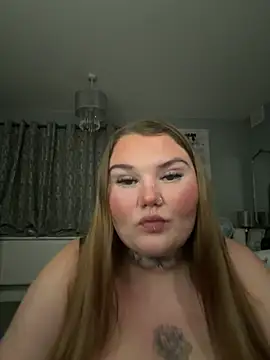 BeeMay22: онлайн-секс-чат