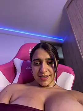 Živý XXX chat Alice777_