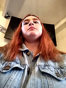 katty_42 Show in webcam