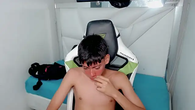 Czat XXX na żywo – Liarr_