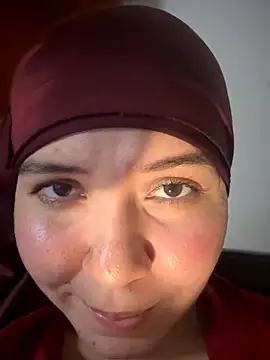 Chatroom XXX en direct de MatchedEyebrow