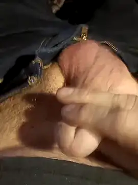 massive_cum's Live XXX Chat