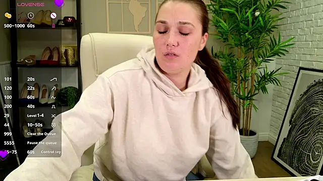 SelineSole Chat XXX live