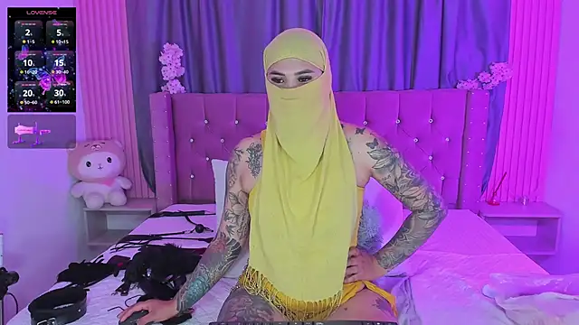 Nayla-Mounaのウェブカメラショー