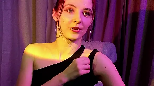 دردشة NicoleLuxe الجنسية المباشرة