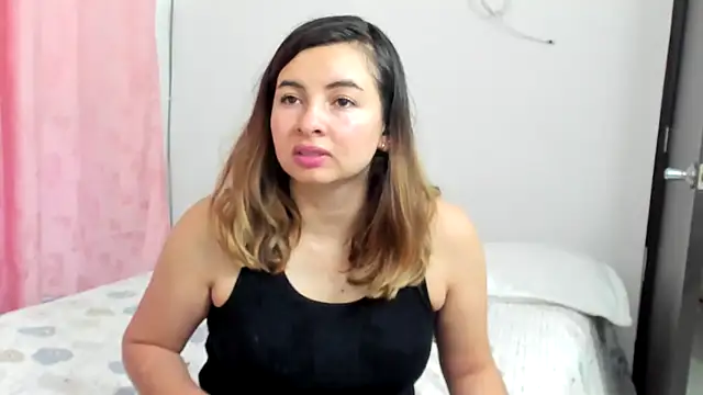 Chatroom XXX en direct de __Emma__11__Lecat_