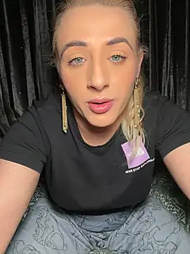 Strongqueenn Live XXX chat