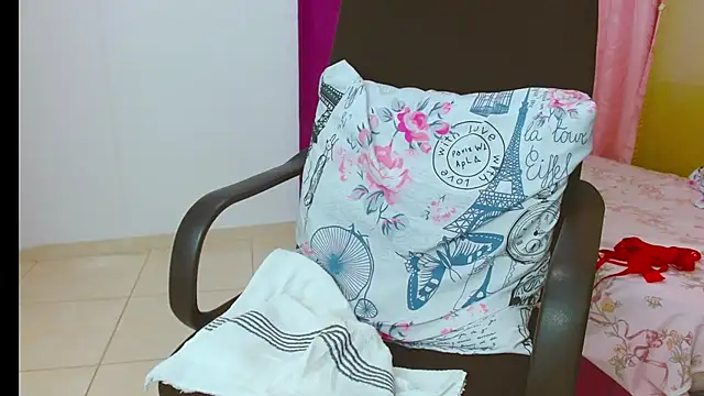 Chat +18 de chantalsemenova1 ao vivo