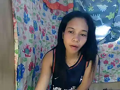 PinaySkinnyGirl's Live XXX Chat