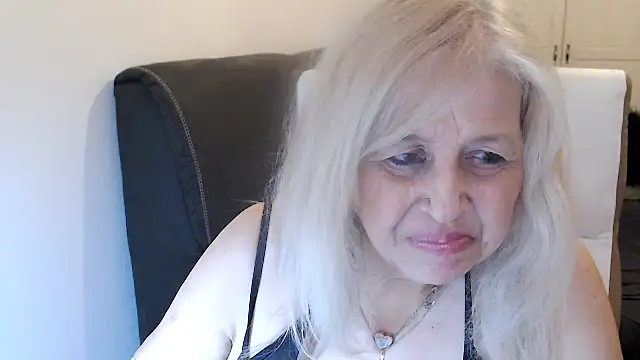 SusiLifeXXX élő XXX-chatje