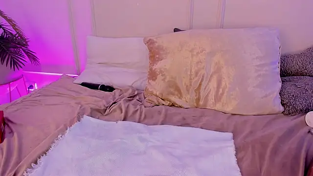 Arianasweeet: онлайн-секс-чат