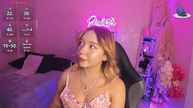 Chatroom XXX en direct de JuliethMoss