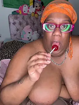 Chatroom XXX en direct de SweetCurvyRose