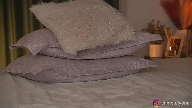 Chat +18 de Alyonaqueen_ ao vivo