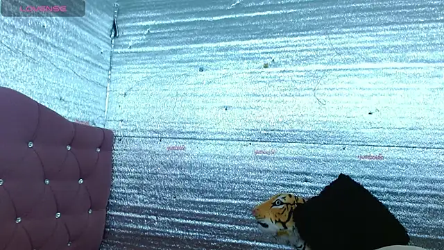 Chat XXX en directo de EMILY-NESSA