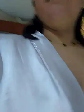 LizzRouse live XXX chat