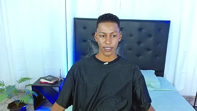 maiki18_ Chat XXX in diretta