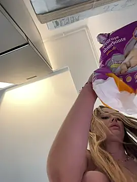 IsabellaEtthan Show in webcam