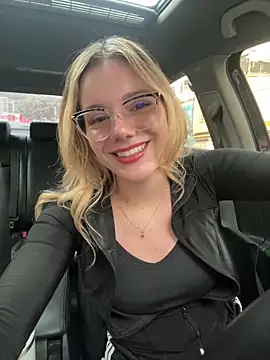 NicoleCut's Live XXX Chat