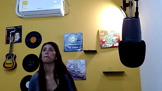 skinnyverus18 Live XXX-Chat