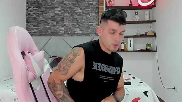 Czat XXX na żywo – BooyHott_