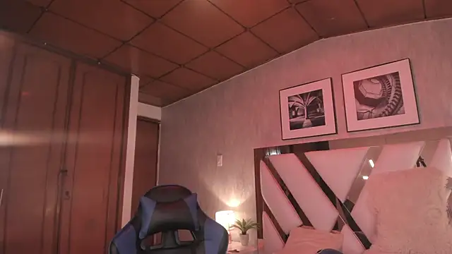 HaathorX Chat XXX live